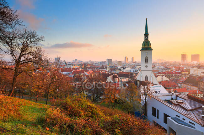 St. Martin's cathedral in Bratislava, Slovakia — Stock Photo