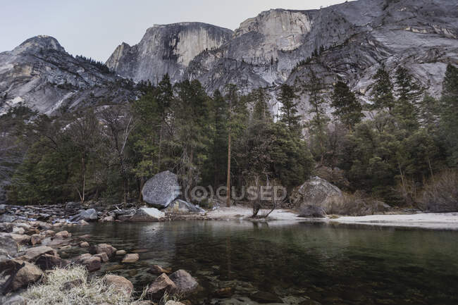 Mirror Lake is one of Yosemite's most popular tourist destinations, located in the northwest corner of Yosemite Valley at the mouth of Tenaya Canyon. — Stock Photo