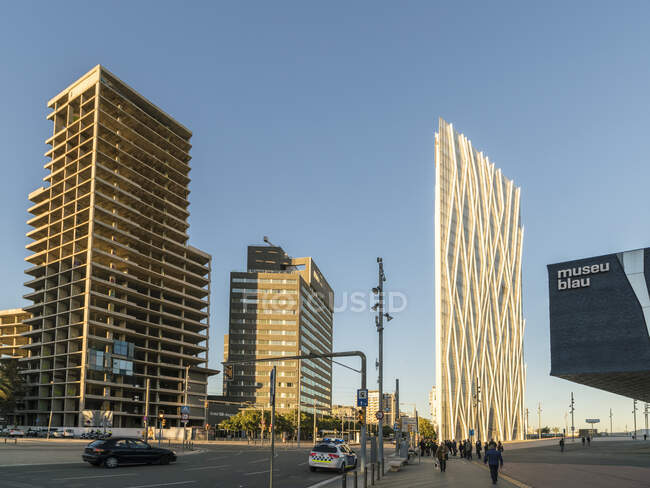 Plaa de Llevant, Torre Telefnica Diagonal com Museu de Natural — Fotografia de Stock