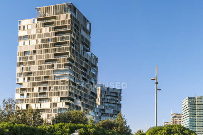 Diagonal Mar und die Poblenou Maritime Front mit modernem Gebäude — Stockfoto