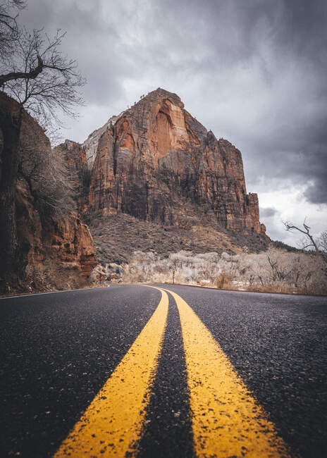 Strada nel deserto — Foto stock
