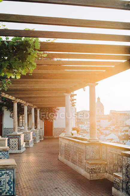 Mirador de Santa Luzia al amanecer, Lisboa, Portugal - foto de stock