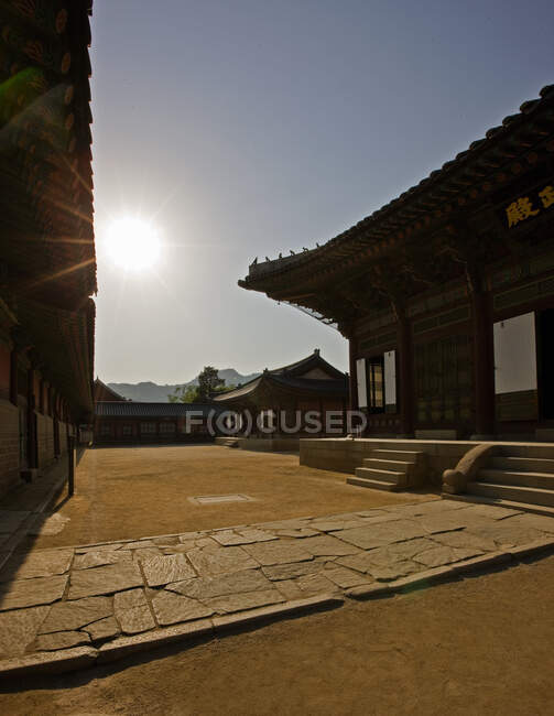 Foto di Cortile ed edifici al Palazzo Reale Gyeongbokgung — Foto stock
