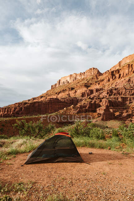 Tenda in montagna — Foto stock