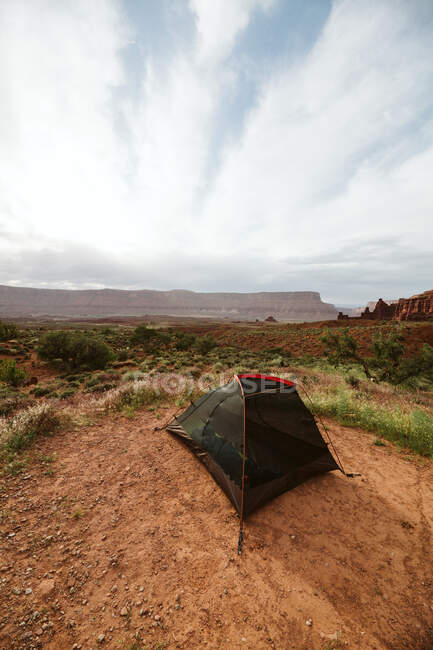 Tent in the mountains — Stock Photo