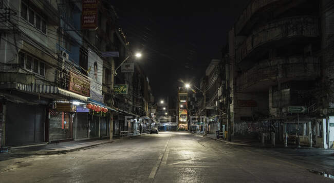 Порожня вулиця в Бангкоку під час пандемії Ковід 19 — стокове фото