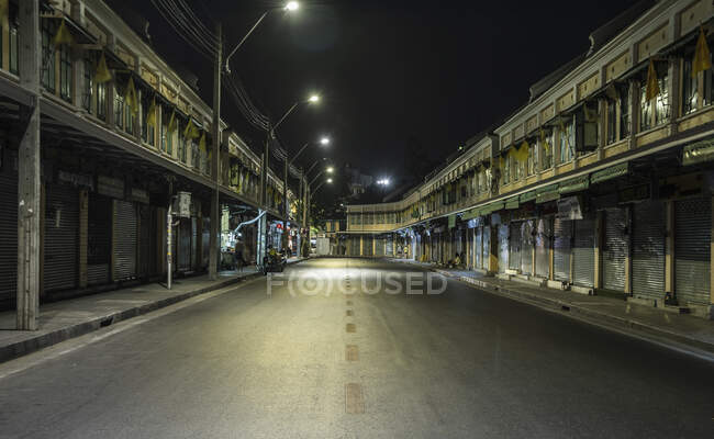 Tienda cerrada en la zona de la ciudad de Bangkok en China - foto de stock