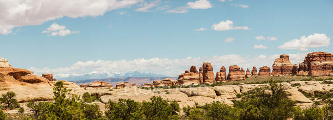 Panorama of red rocks in the Canyonlands on a sunny day — Stock Photo