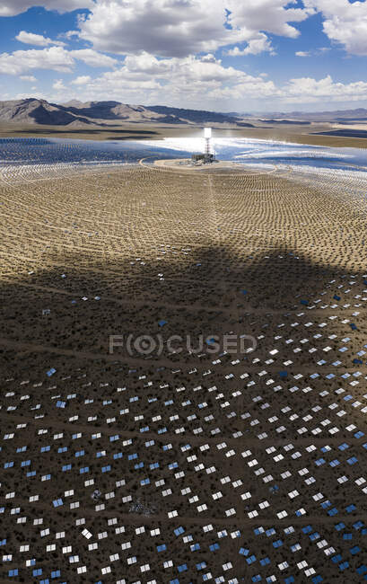 A massive solar array at the Ivanpah Generating station — Stock Photo