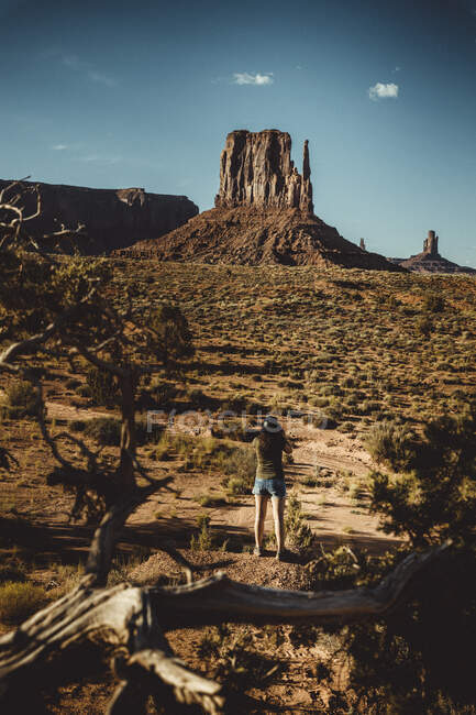 Monumento valle ambiente, embalse navajo. - foto de stock