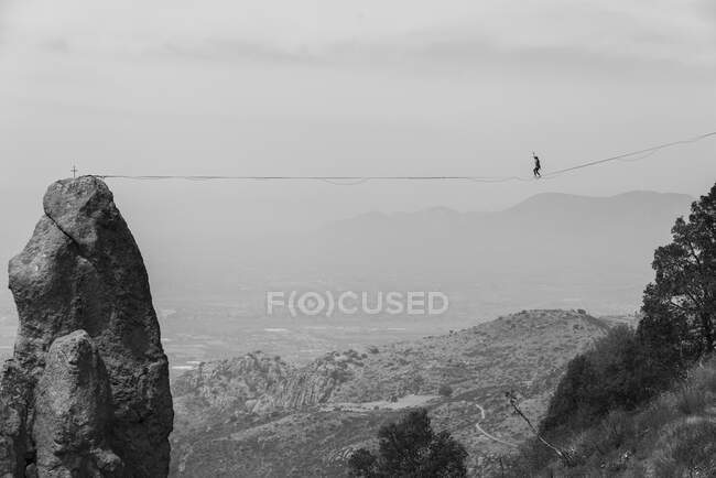 One person walks through a highline in Los Frailes, Hidalgo, Mexico — Stock Photo