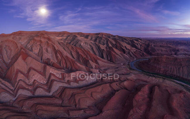 The Raplee Anticline, knownly locally as 'the Navajo Rug', is an — Stock Photo