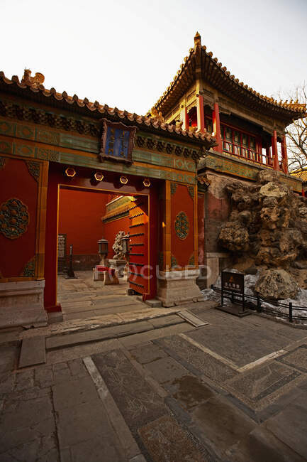 La bella vecchia architettura della città asiatica — Foto stock