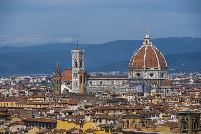 A view of a beautiful cathedral in the florence, tuscany, italy — Stock Photo