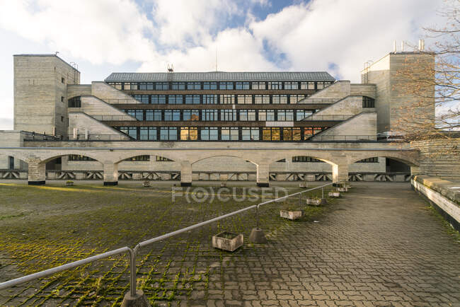 Bibliothèque nationale d'Estonie bâtiment brutaliste — Photo de stock