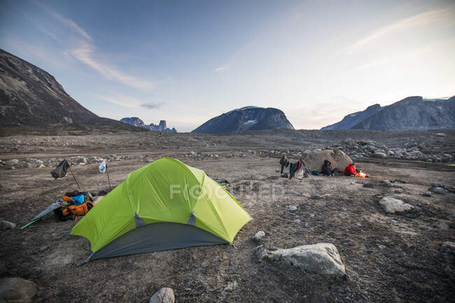 Auyuittuq escena de senderismo parque nacional - foto de stock