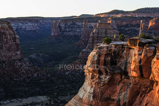 Beautiful view of the grand canyon with man tourist in the utah — Stock Photo
