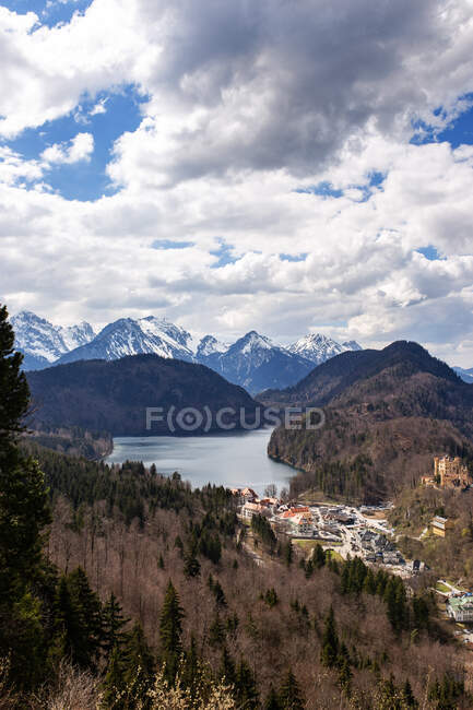 Beautiful mountains and river landscape — Stock Photo