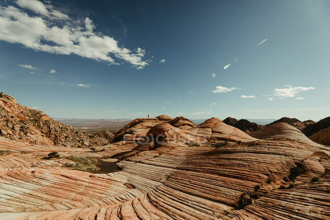 El monumento nacional del valle en el desierto sobre fondo de la naturaleza - foto de stock