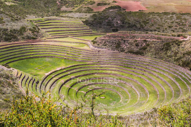 El templo inca en el valle de lo sagrado de los incas en perú - foto de stock