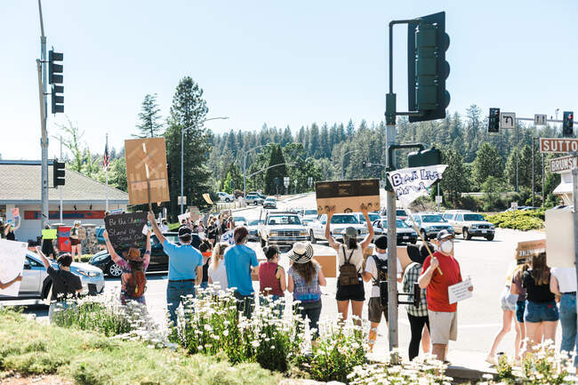 Peaceful Demonstrations in Rural Grass Valley, California Protest — Stock Photo