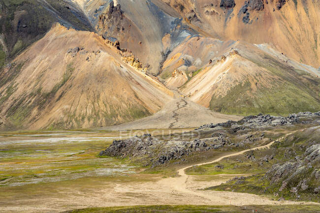 Прекрасний пейзаж високогір'я Ісландії. Природа — стокове фото