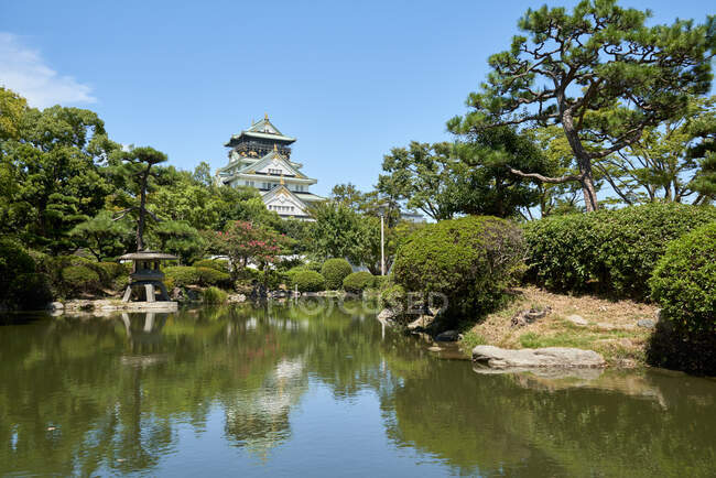 Castello di Osaka a Osaka in estate. Giappone.. — Foto stock