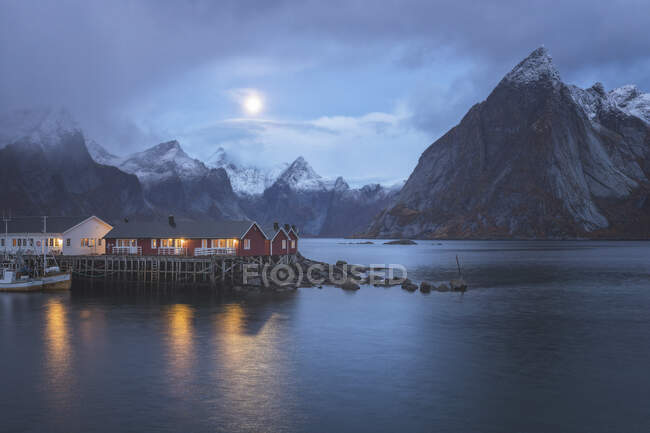 Quartier traditionnel du comté, Norvège, archipel de Lofoten — Photo de stock