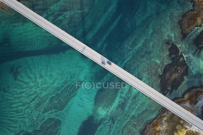 Мост через фьорды Норвея с воздуха — стоковое фото