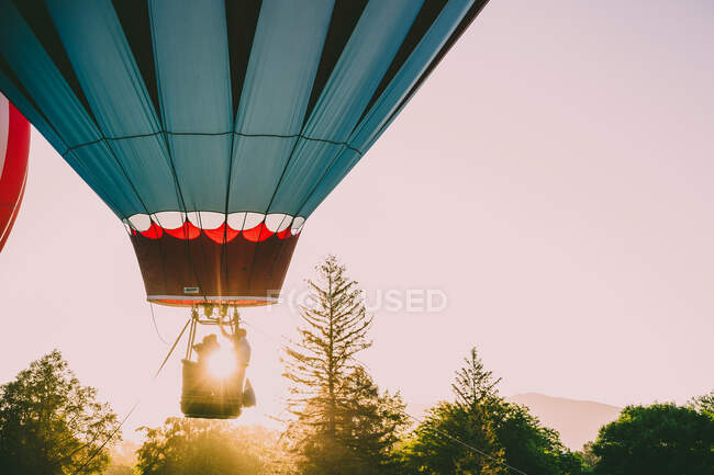 Hot Air Balloon  in Summer. Transportation — Stock Photo