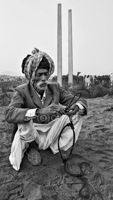 Freimütige Aufnahme eines Nomaden in Pushkar, Rajasthan, Indien — Stockfoto