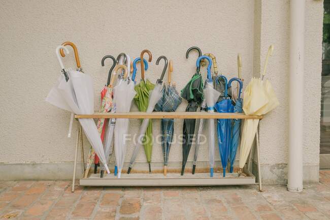 Beaucoup de différents types de parapluies — Photo de stock