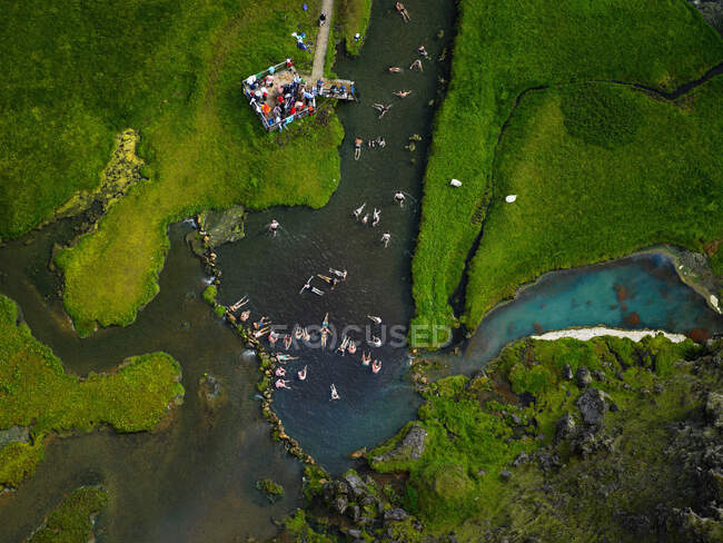 Vue aérienne de la piscine géothermique en Islande — Photo de stock