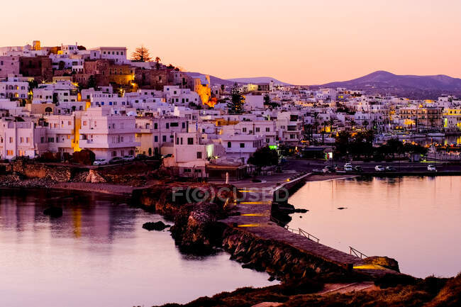 Sonnenaufgang mit Blick auf die antike Chora auf der griechischen Insel Naxos — Stockfoto