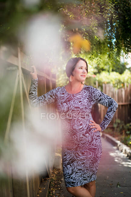 Pretty woman ready for a wedding in oakland california — Stock Photo