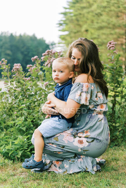 Ein Porträt mütterlicher Liebe — Stockfoto