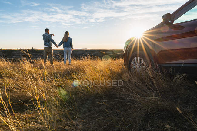 Пара насолод заходом сонця в каньйоні Хорсешо в Драмгеллер Альберті — стокове фото