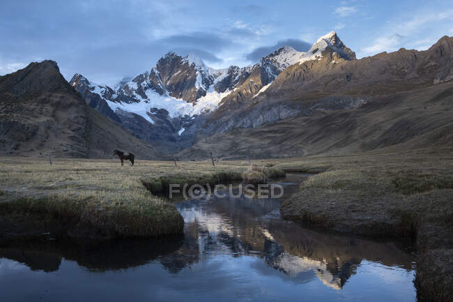 Schöne Aussicht auf Berglandschaft, Natur — Stockfoto