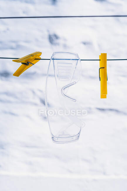 Protection medical glasses during quarantine close up and tweezers — Stock Photo