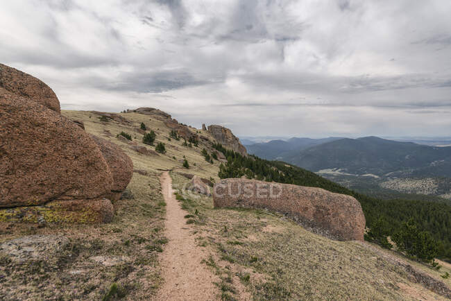 Trail in der Lost Creek Wilderness — Stockfoto