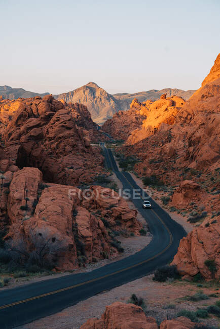 Beautiful landscape of the valley of the utah desert — Stock Photo