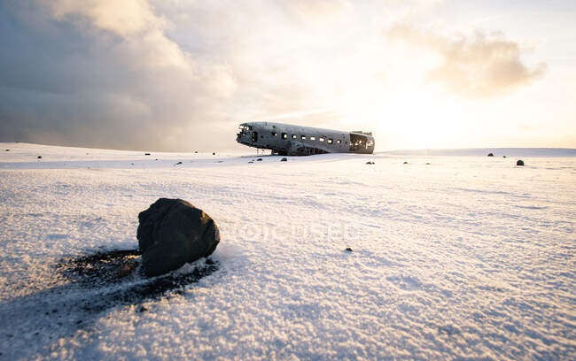 Famoso avião abandonado em cena nevada, iceland — Fotografia de Stock