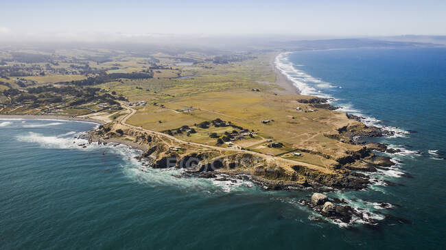 Vista aérea da costa e do oceano no fundo da natureza — Fotografia de Stock