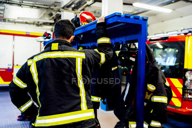 Firefighter prepared for an emergency — Stock Photo