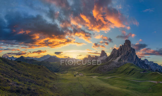 The Giau Pass is a high mountain pass in the Dolomites — Stock Photo
