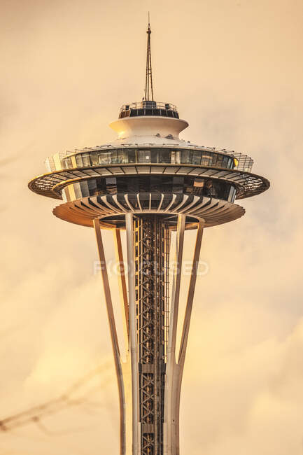 Space Needle Close Up At Sunset — Stock Photo