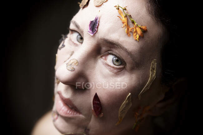 Flowers on the face , ecofriendly - europe — Stock Photo