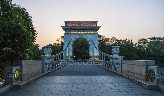 Вид на мост в парке — стоковое фото