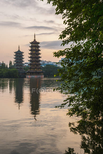 Pagoda's at the lake in the the centre of Guilin / China — Stock Photo