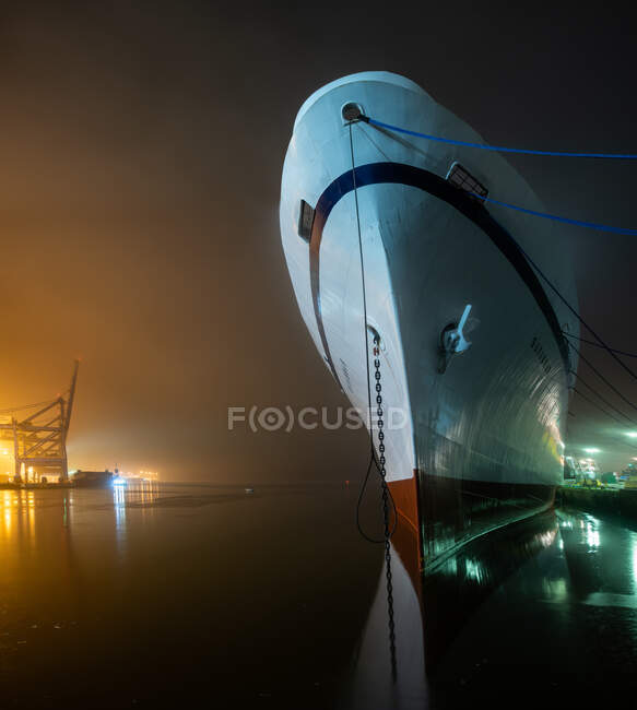 Enorme barca sul lungomare di Baltimora — Foto stock
